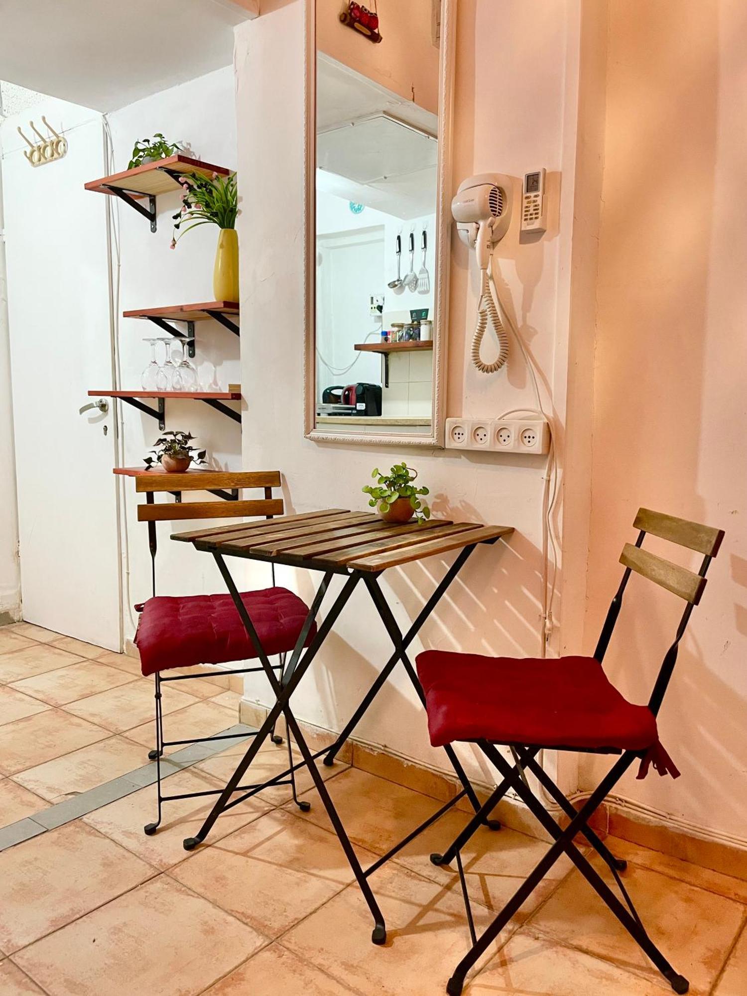 Dotan's Boutique - By The Beach! *