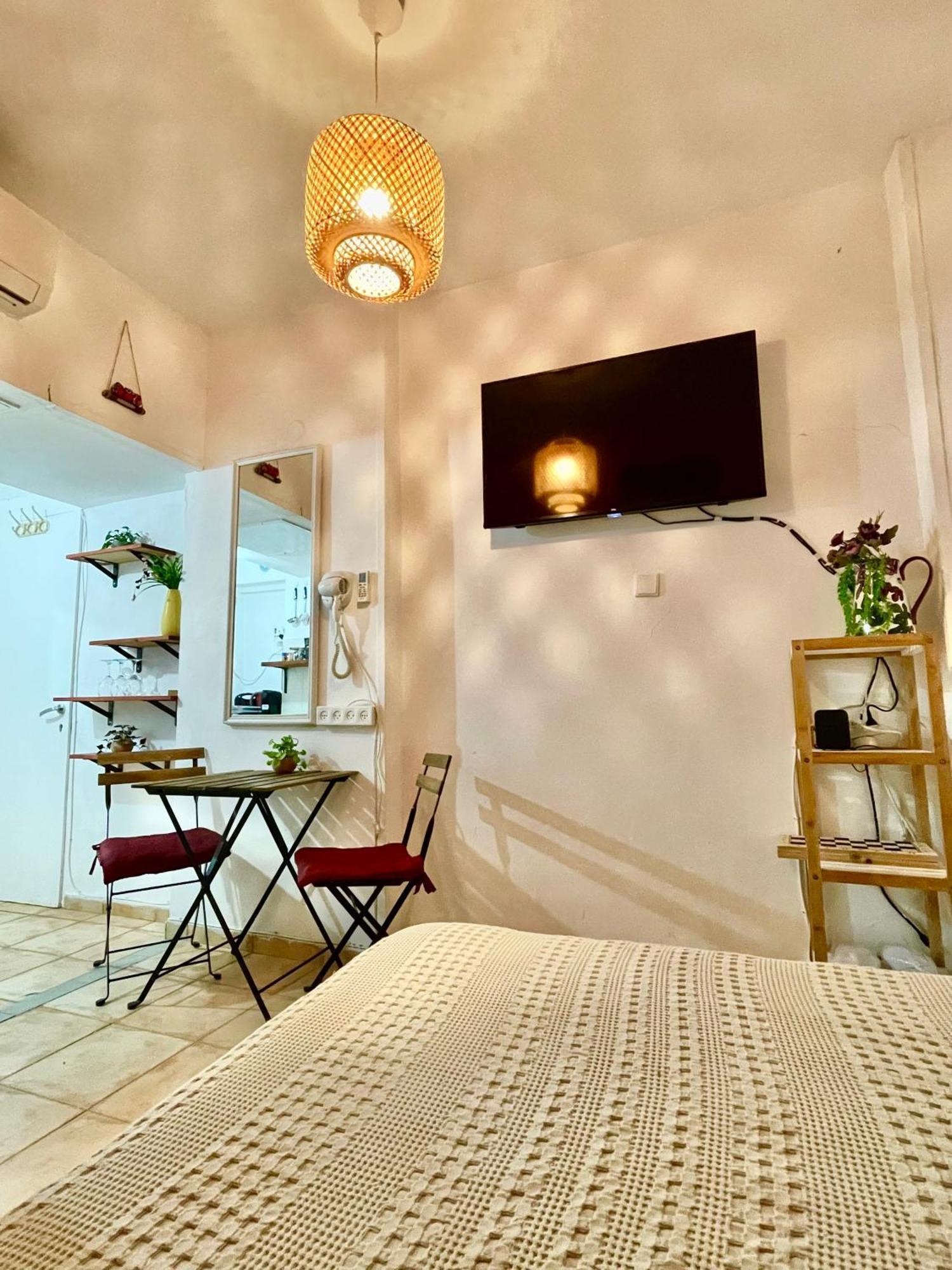 Dotan's Boutique - By The Beach!